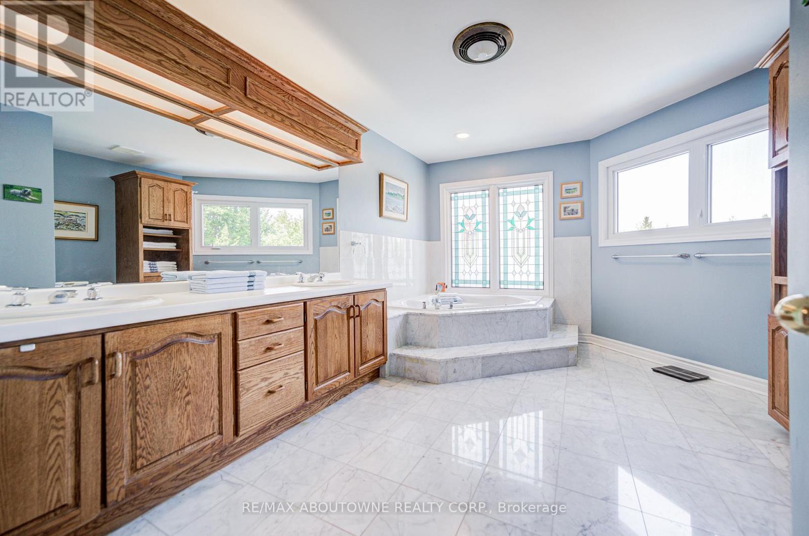 1471 The Links Drive, Oakville, Ontario  L6M 2P2 - Photo 33 - W13134496