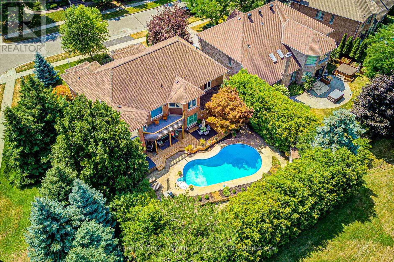 1471 The Links Drive, Oakville, Ontario  L6M 2P2 - Photo 4 - W13134496