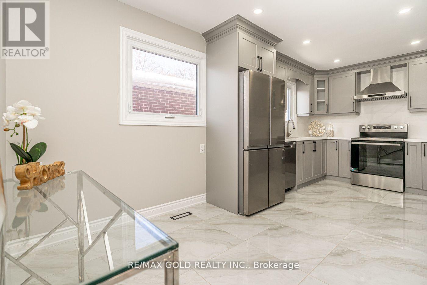 48 Malcolm Crescent, Brampton, Ontario  L6S 3C8 - Photo 13 - W13134530
