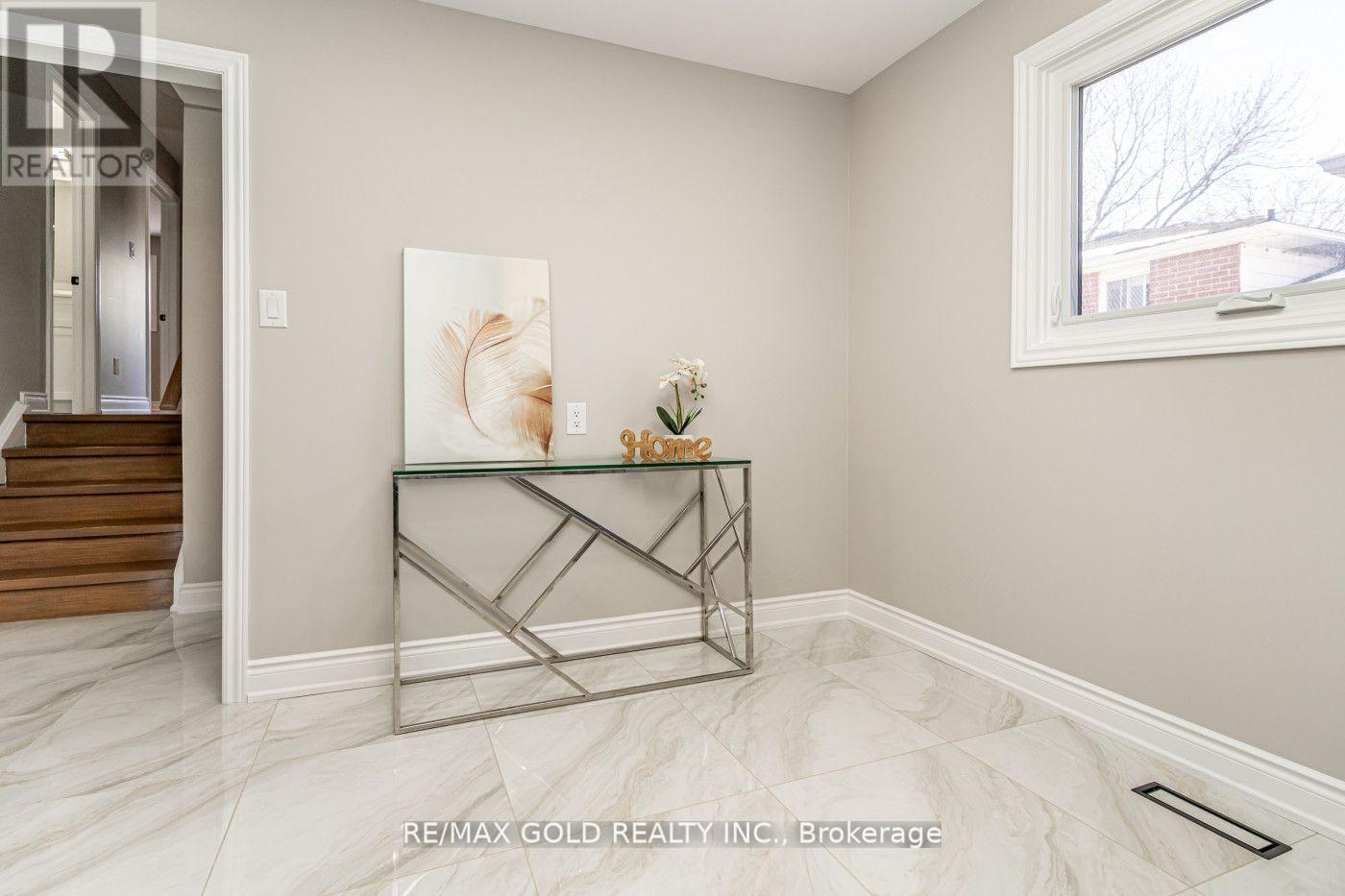 48 Malcolm Crescent, Brampton, Ontario  L6S 3C8 - Photo 17 - W13134530