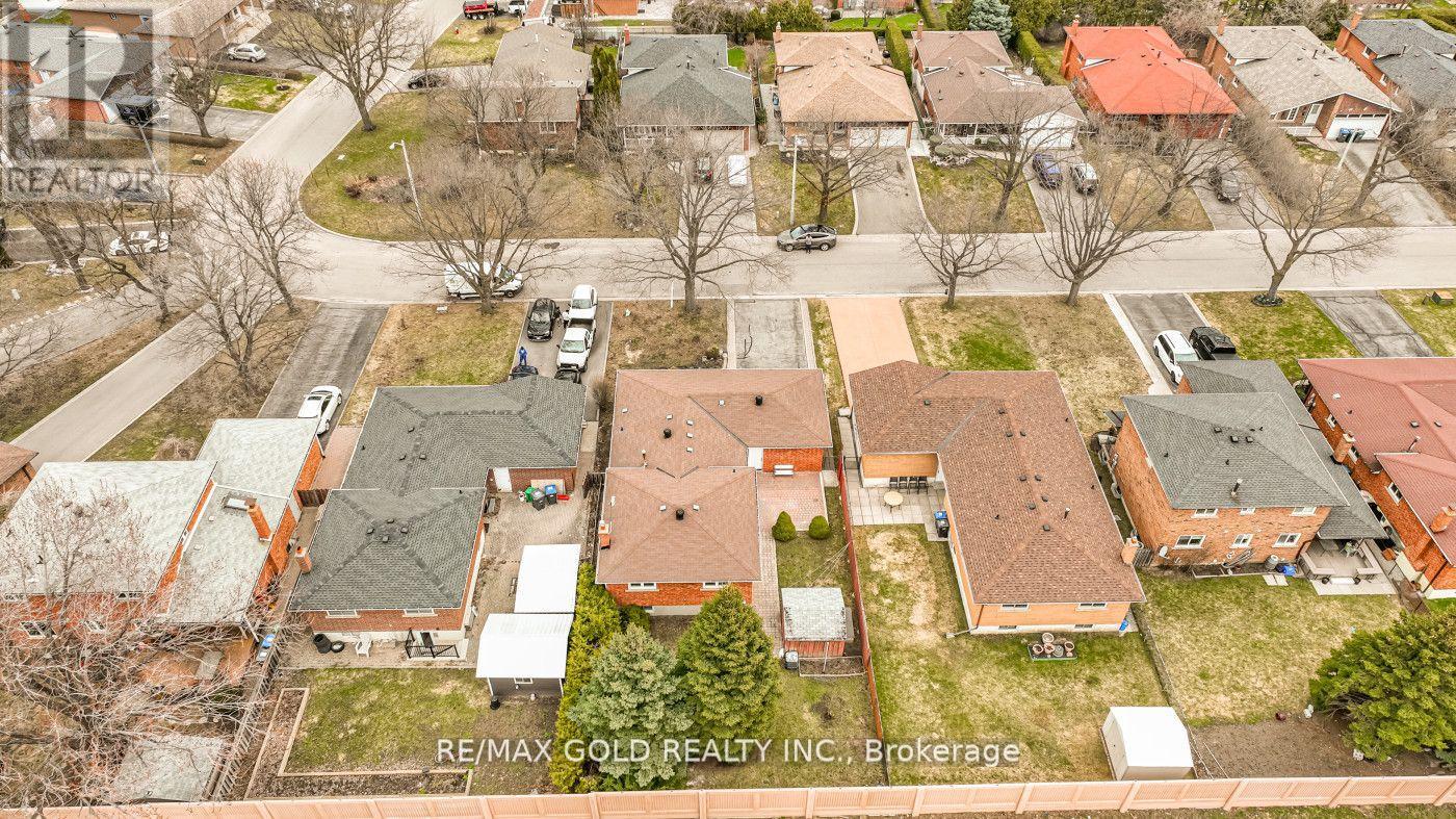 48 Malcolm Crescent, Brampton, Ontario  L6S 3C8 - Photo 46 - W13134530
