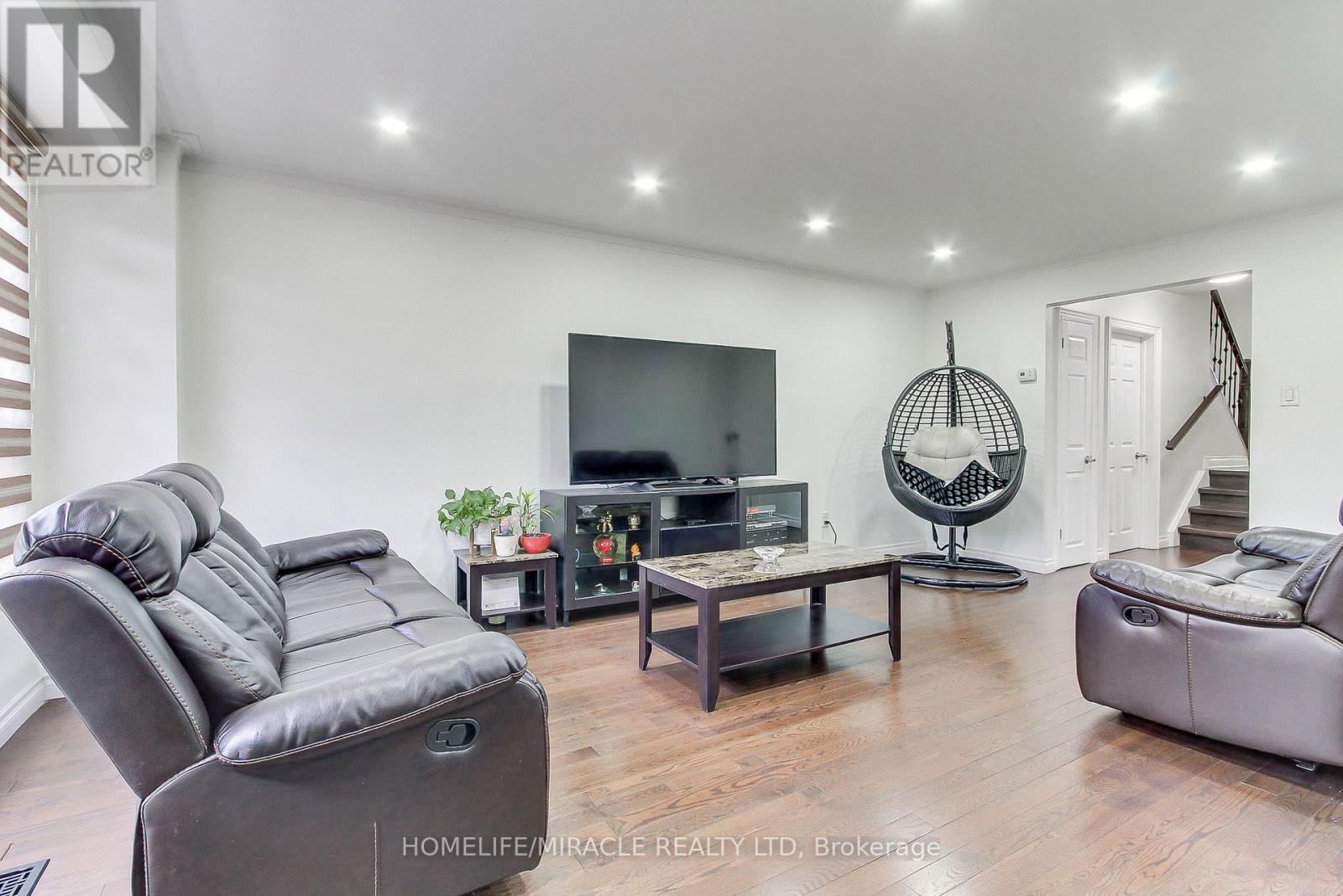 70 Dolores Road, Toronto, Ontario  M3L 2A9 - Photo 11 - W13134588