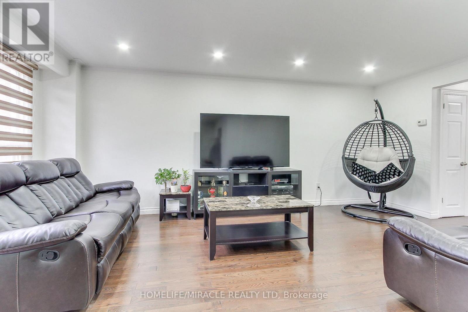 70 Dolores Road, Toronto, Ontario  M3L 2A9 - Photo 12 - W13134588