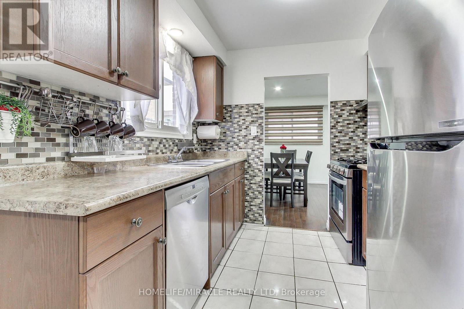 70 Dolores Road, Toronto, Ontario  M3L 2A9 - Photo 16 - W13134588