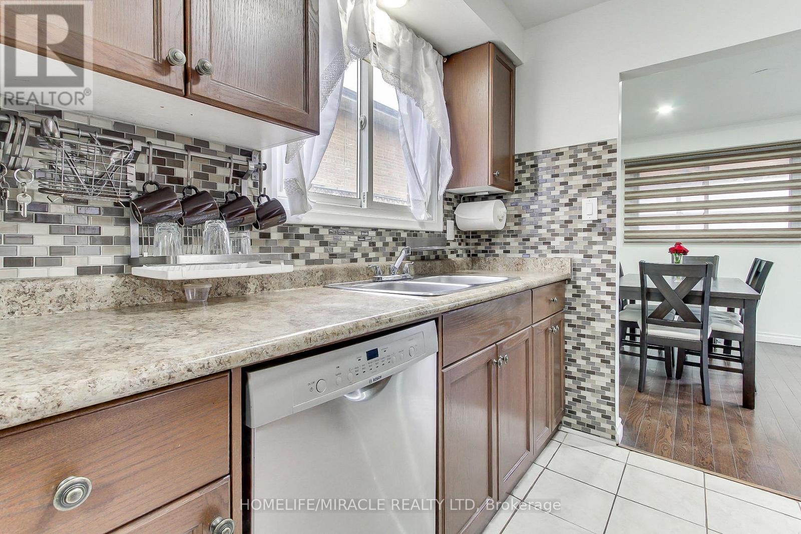 70 Dolores Road, Toronto, Ontario  M3L 2A9 - Photo 17 - W13134588