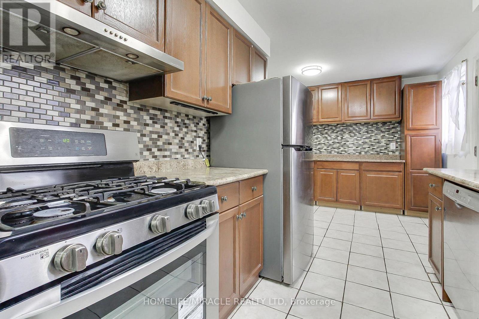 70 Dolores Road, Toronto, Ontario  M3L 2A9 - Photo 18 - W13134588