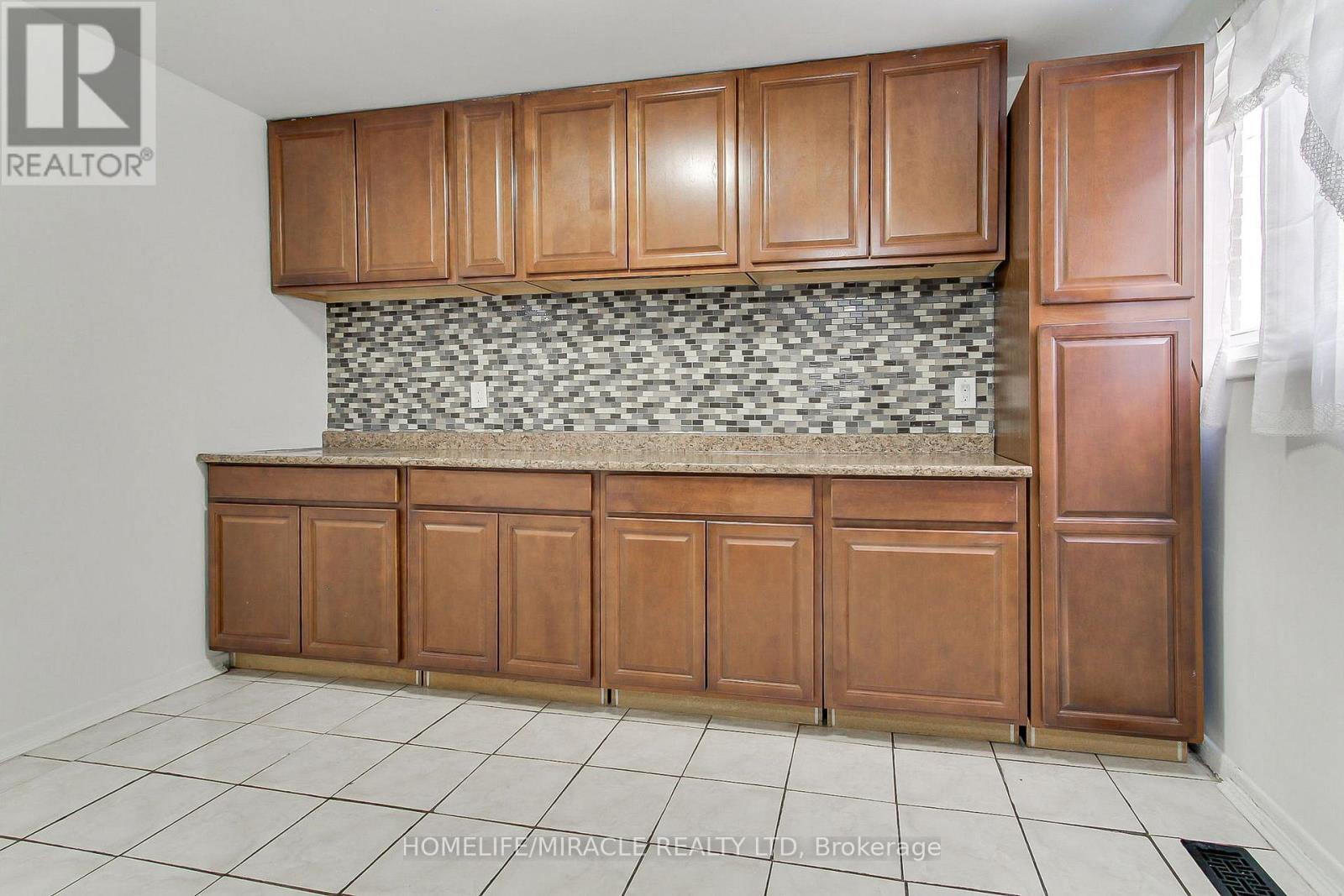 70 Dolores Road, Toronto, Ontario  M3L 2A9 - Photo 19 - W13134588