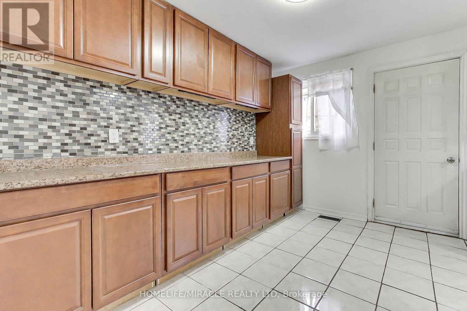 70 Dolores Road, Toronto, Ontario  M3L 2A9 - Photo 20 - W13134588