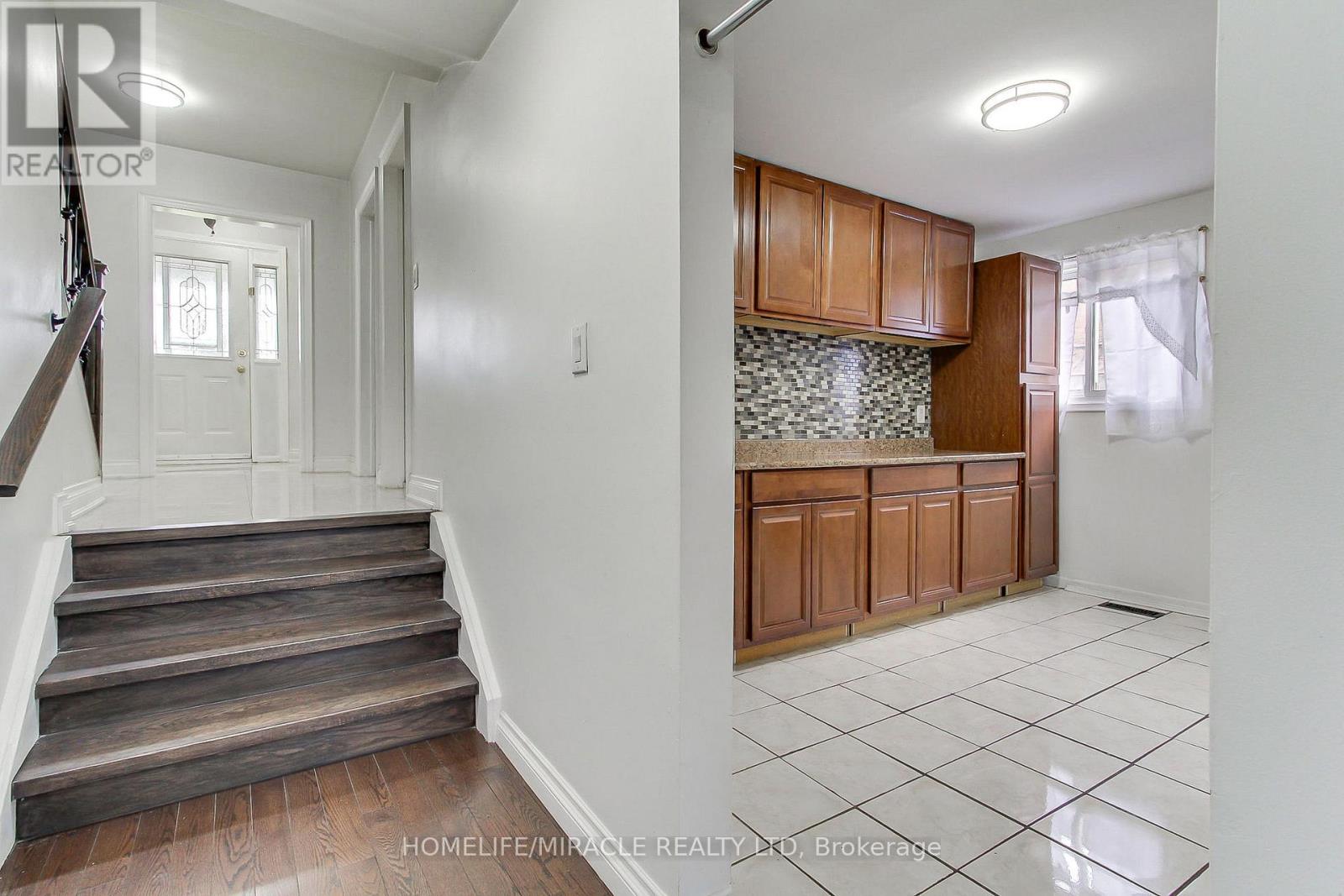 70 Dolores Road, Toronto, Ontario  M3L 2A9 - Photo 21 - W13134588
