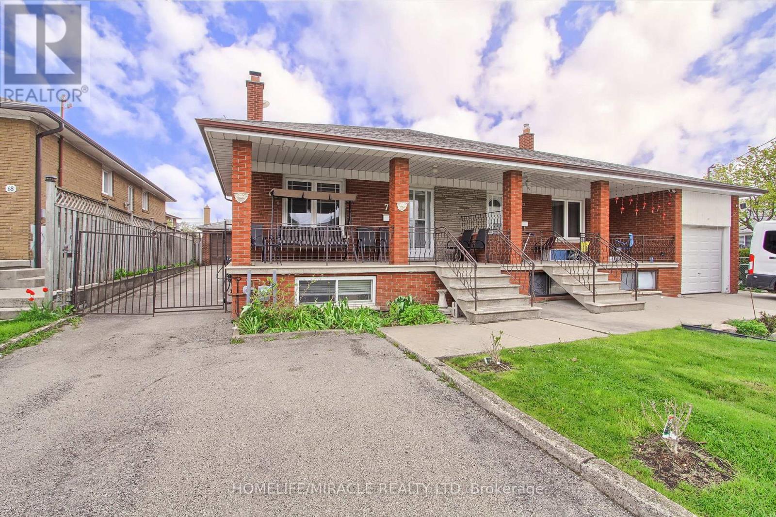 70 Dolores Road, Toronto, Ontario  M3L 2A9 - Photo 3 - W13134588