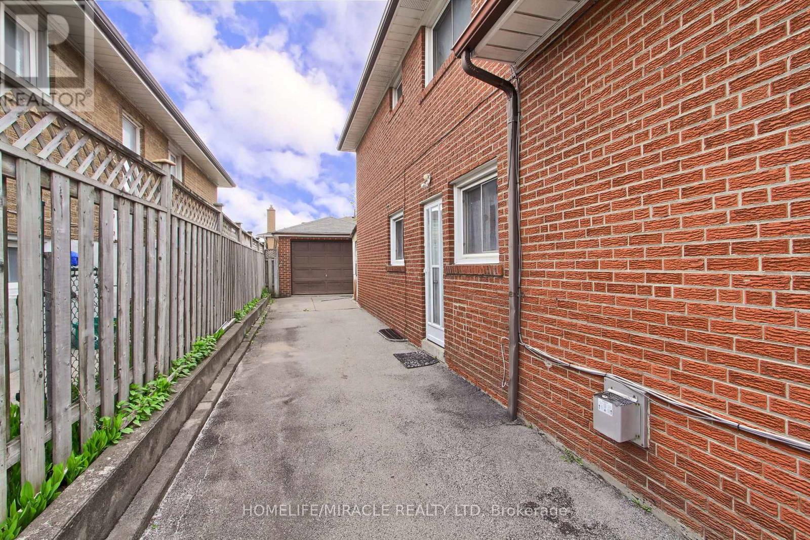 70 Dolores Road, Toronto, Ontario  M3L 2A9 - Photo 46 - W13134588