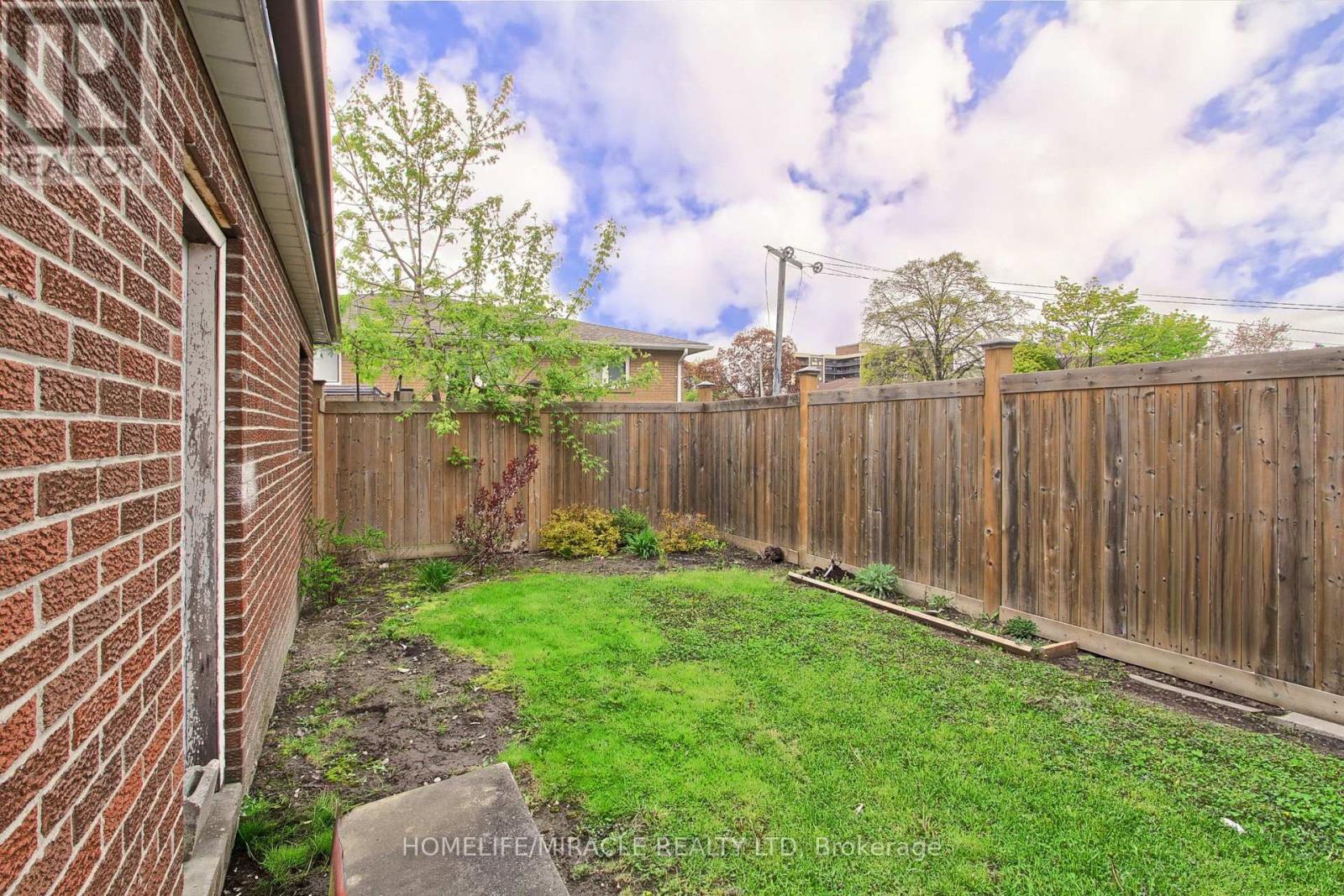 70 Dolores Road, Toronto, Ontario  M3L 2A9 - Photo 47 - W13134588
