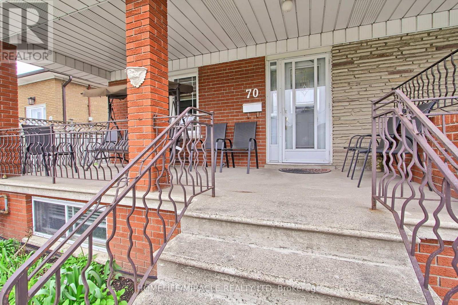 70 Dolores Road, Toronto, Ontario  M3L 2A9 - Photo 5 - W13134588