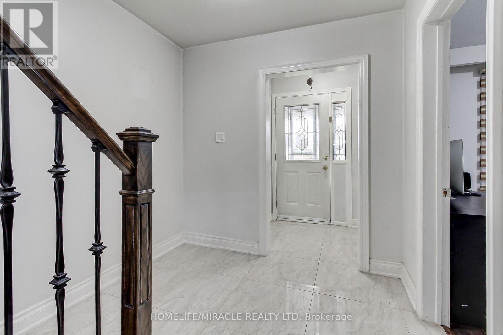 70 Dolores Road, Toronto, Ontario  M3L 2A9 - Photo 7 - W13134588