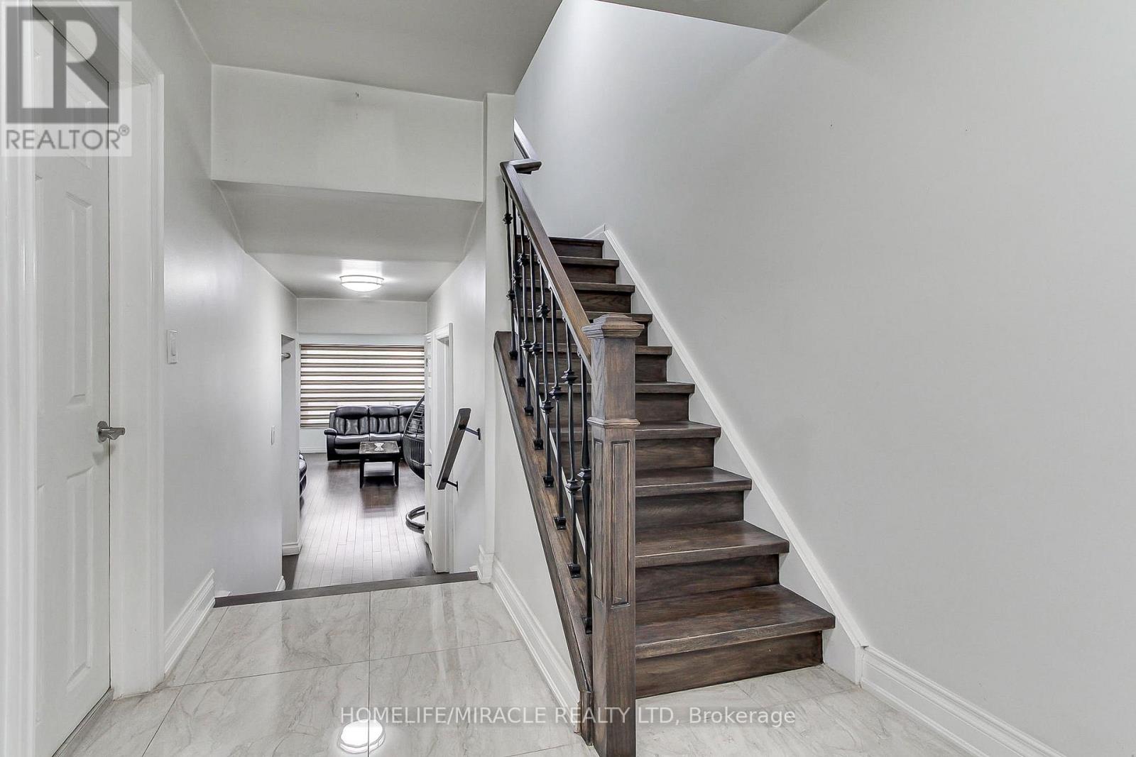 70 Dolores Road, Toronto, Ontario  M3L 2A9 - Photo 8 - W13134588