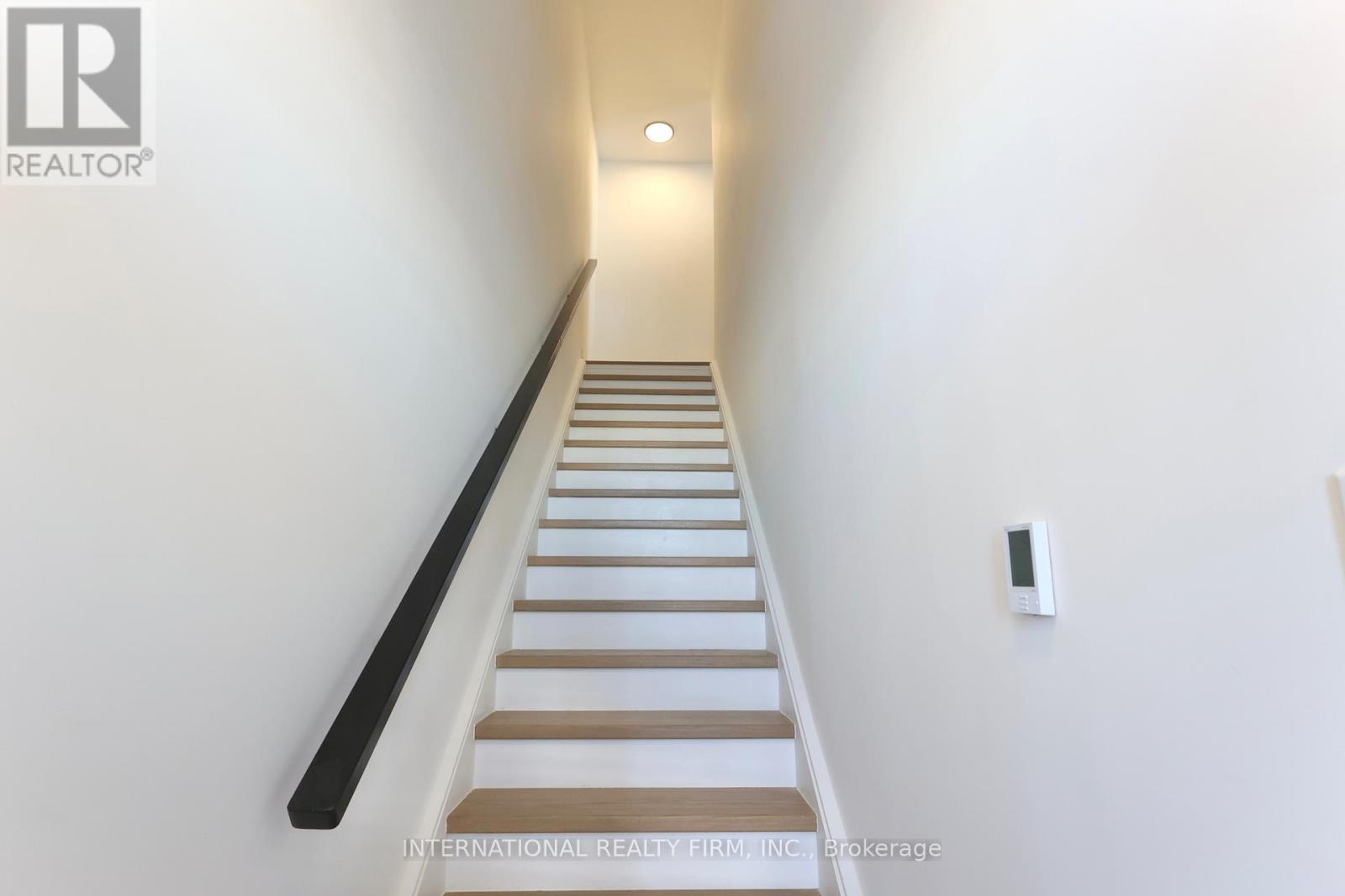 B-020 - 20 Lagerfeld Drive N, Brampton, Ontario  L7A 5L4 - Photo 2 - W13134630