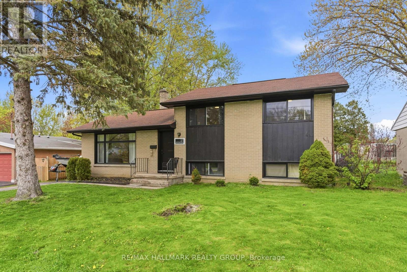 37 BROOKVIEW CRESCENT, Brockville, Ontario