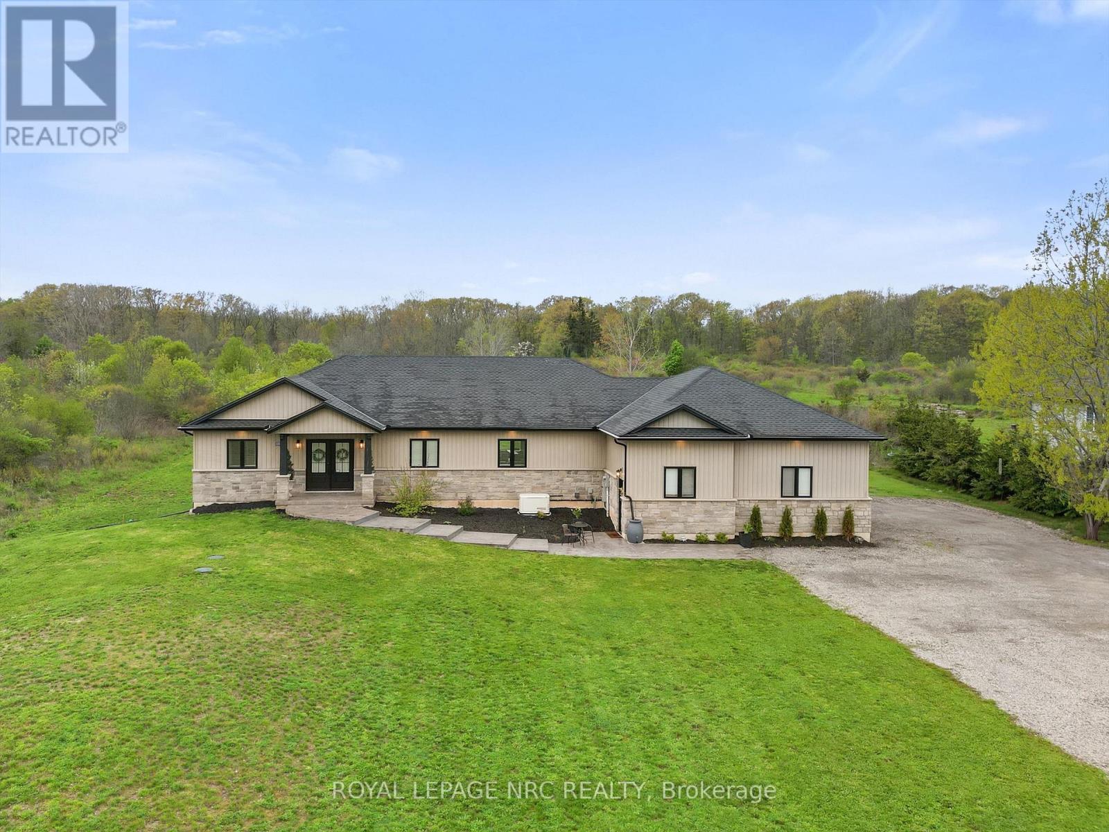 557 Burleigh Road N, Fort Erie, Ontario  L0S 1N0 - Photo 3 - X13134758