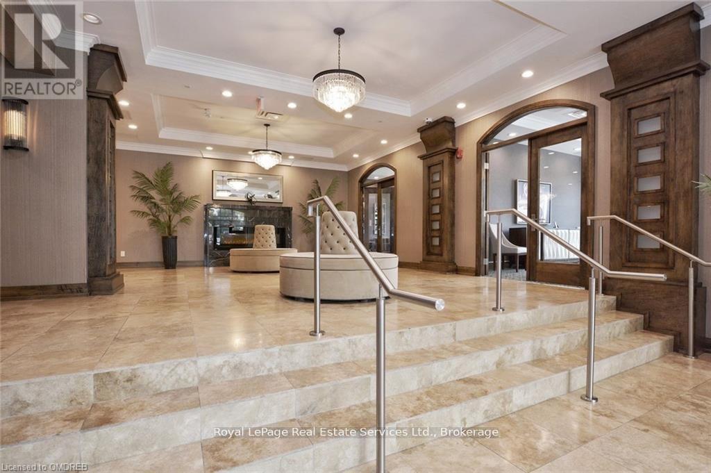 407 - 205 Lakeshore Road W, Oakville, Ontario  L6K 0H8 - Photo 2 - W13134802