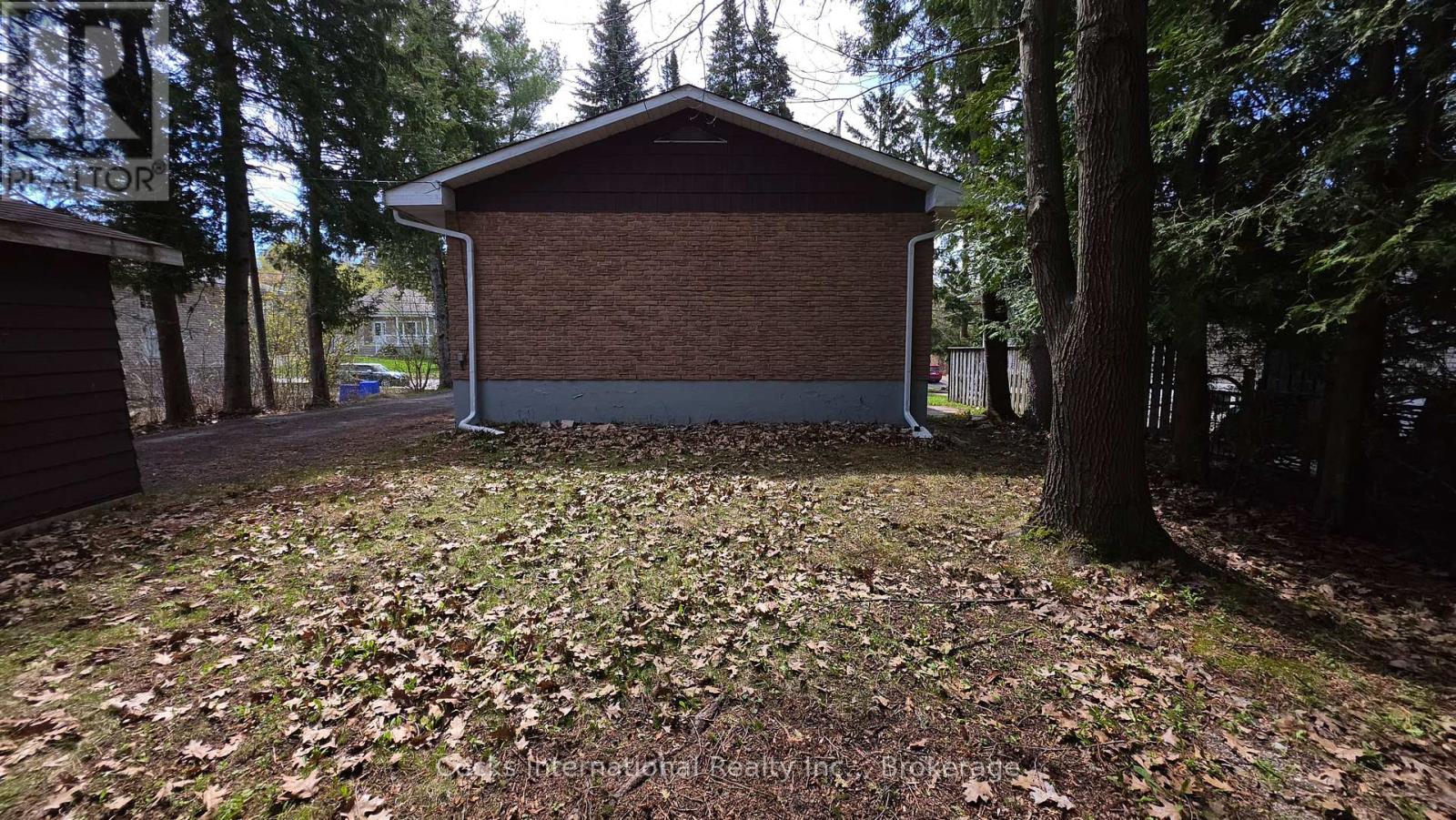 36 Susan Street W, Huntsville, Ontario  P1H 1X2 - Photo 38 - X12973362