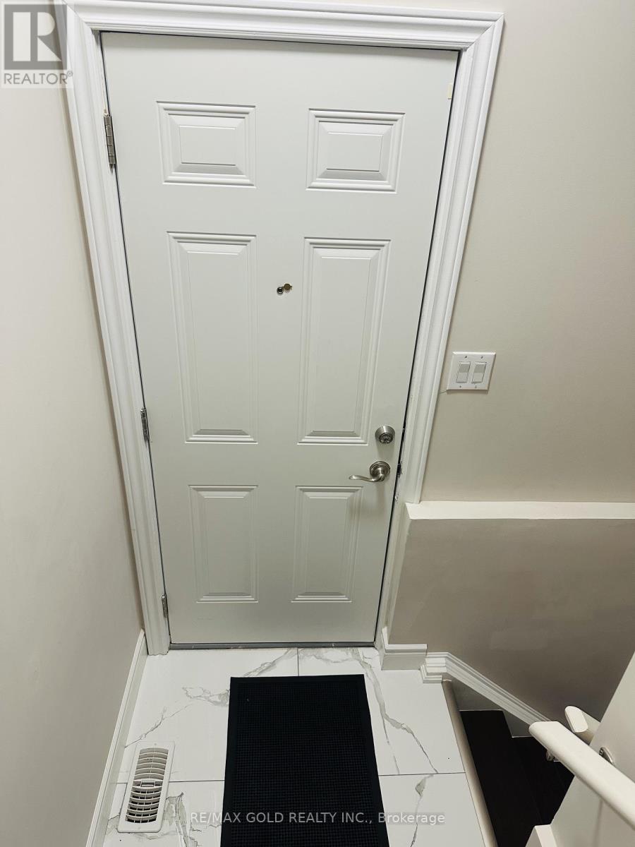 305 Sedgewood Street, Kitchener, Ontario  N2P 0J6 - Photo 3 - X13134518
