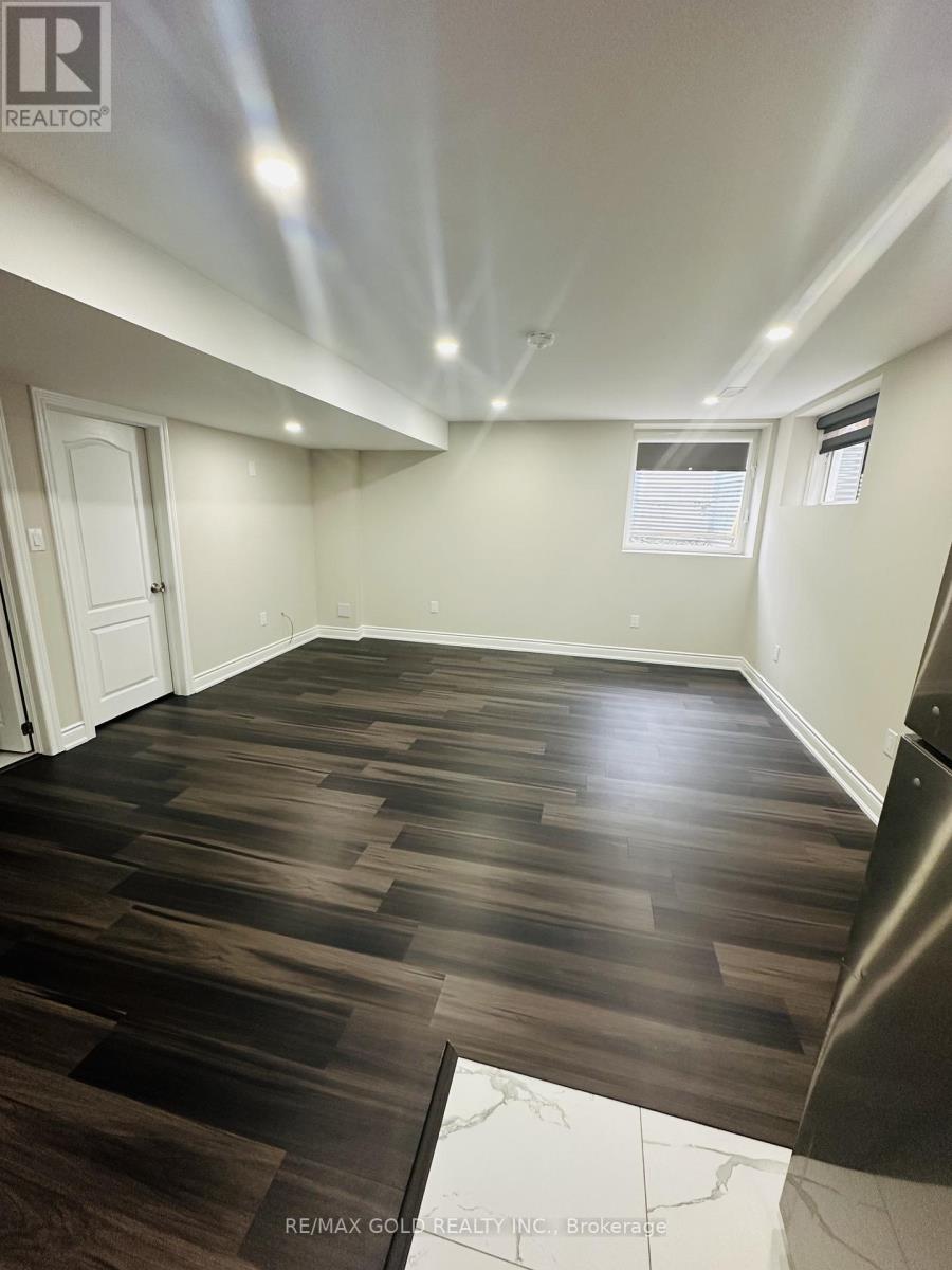 305 Sedgewood Street, Kitchener, Ontario  N2P 0J6 - Photo 5 - X13134518