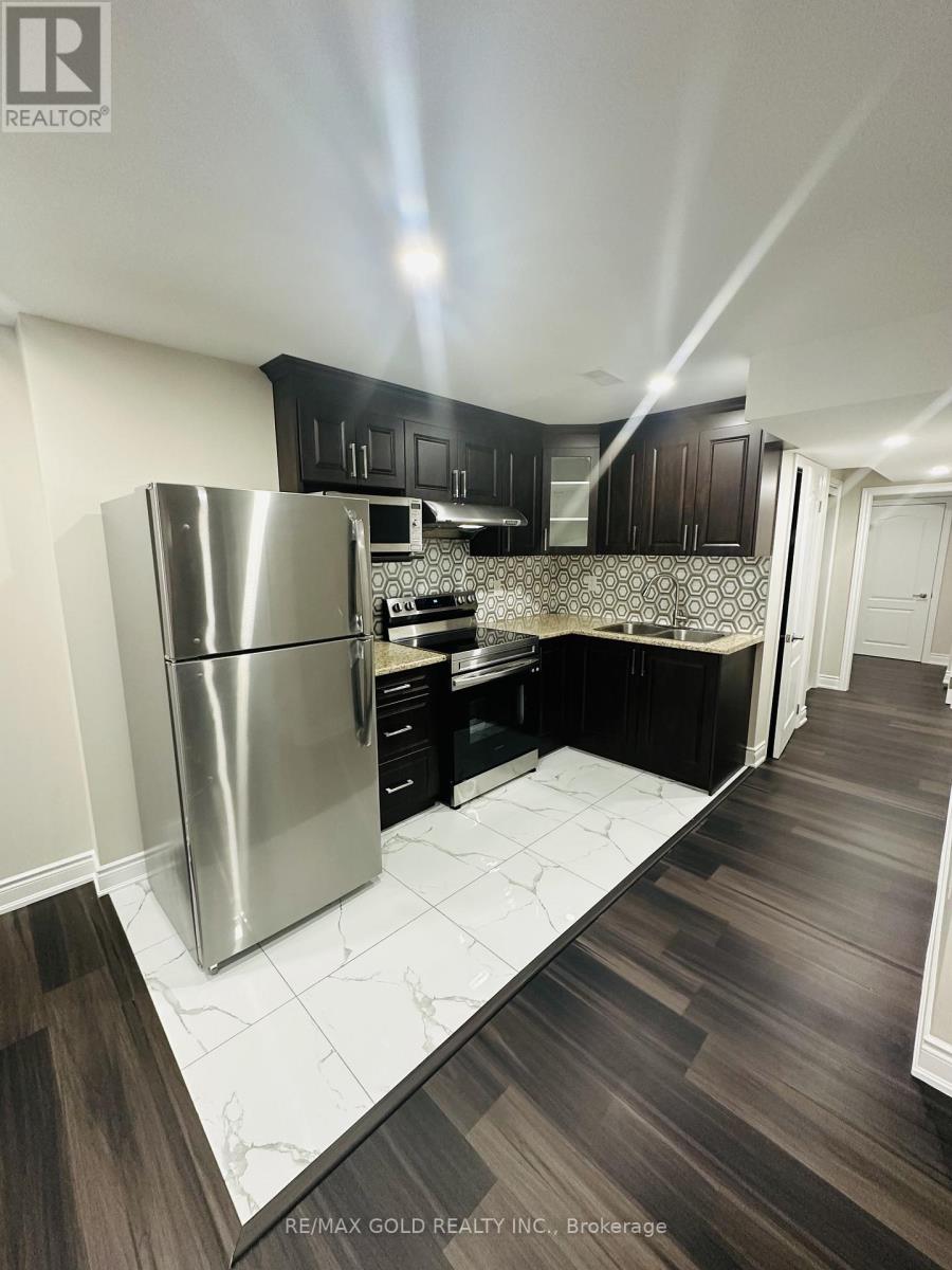 305 Sedgewood Street, Kitchener, Ontario  N2P 0J6 - Photo 6 - X13134518