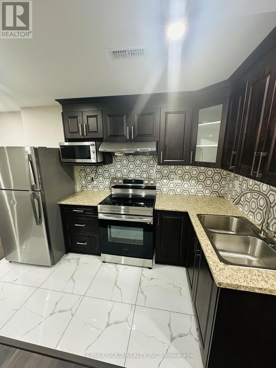 305 Sedgewood Street, Kitchener, Ontario  N2P 0J6 - Photo 8 - X13134518