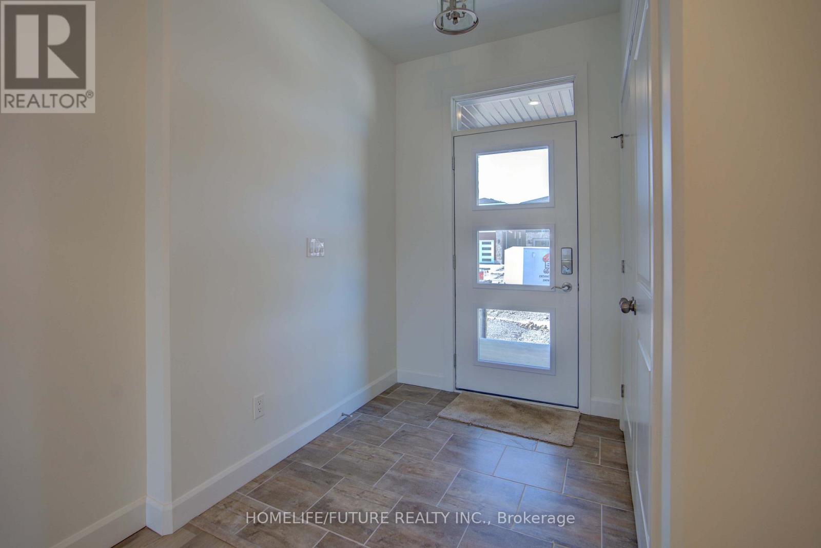 28 Walden Pond Drive, Loyalist, Ontario  K7N 0E6 - Photo 3 - X13134550