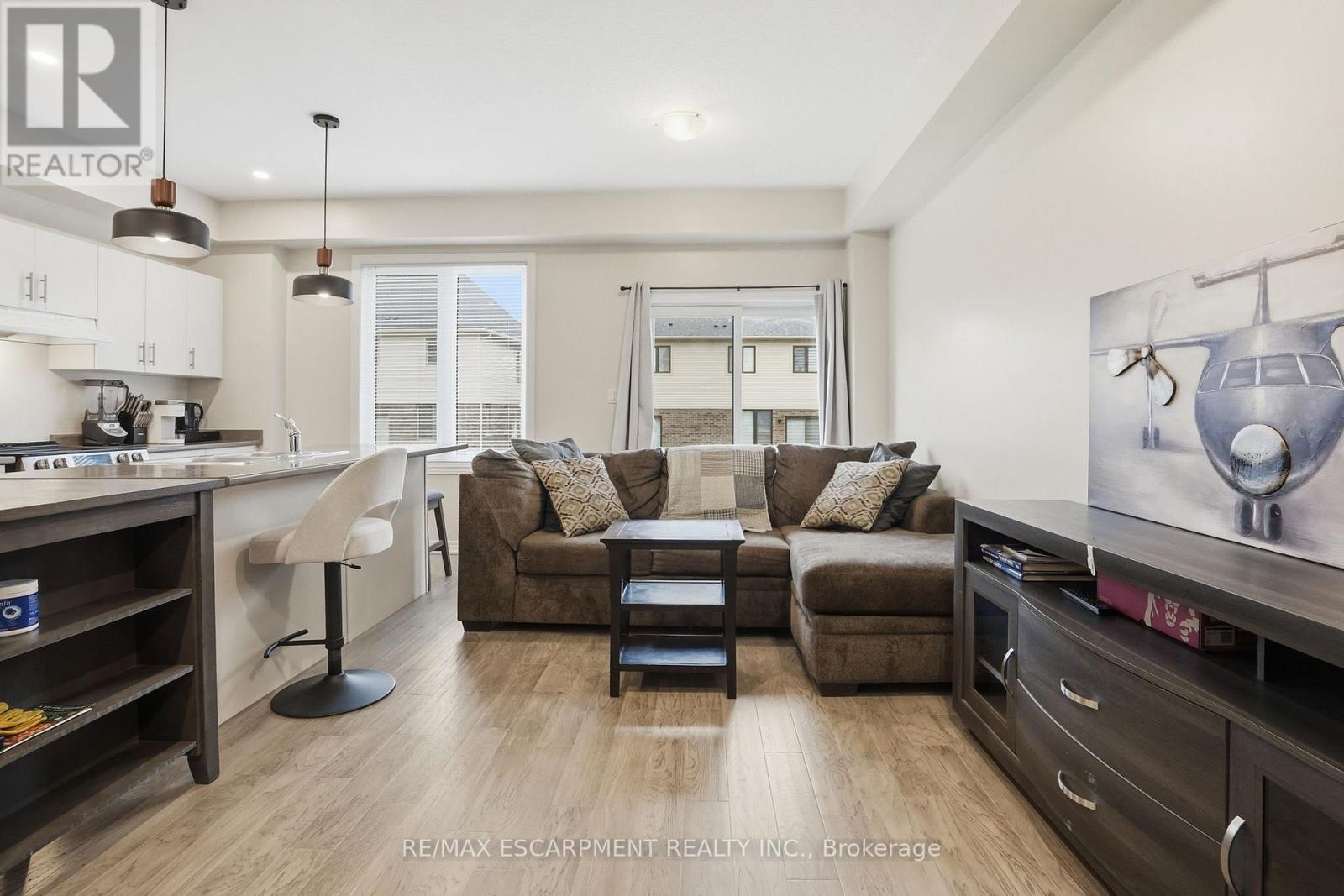 19 Mia Drive E, Hamilton, Ontario  L9B 0K1 - Photo 12 - X13134578