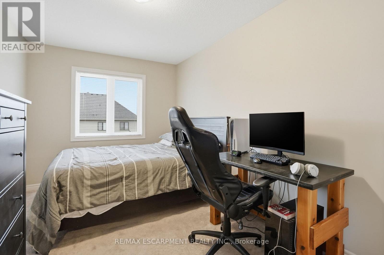 19 Mia Drive E, Hamilton, Ontario  L9B 0K1 - Photo 17 - X13134578