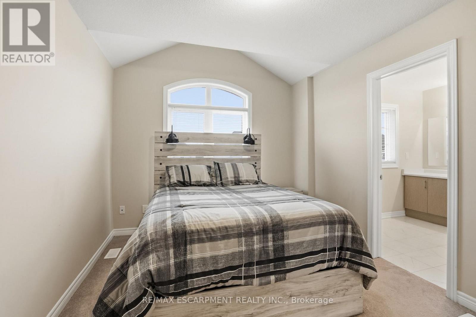 19 Mia Drive E, Hamilton, Ontario  L9B 0K1 - Photo 22 - X13134578