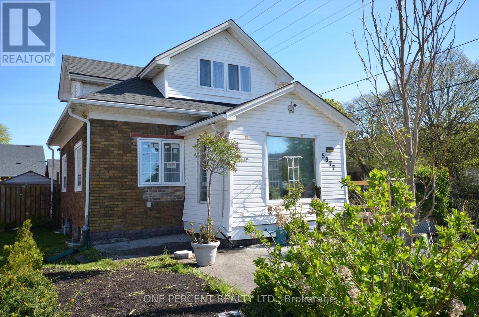 5977 Saint Marys Avenue, Niagara Falls, Ontario  L2J 1B8 - Photo 3 - X13134612
