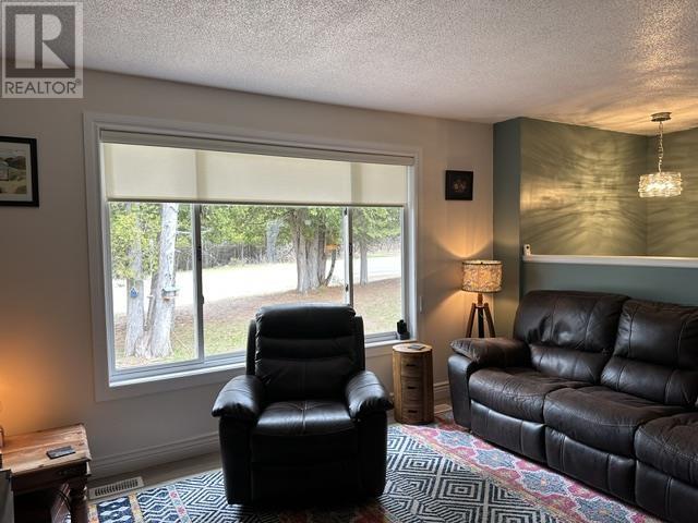3393 Walnut St, Hilton Beach, Ontario P0R 1C0 - Photo 24 - SM260997