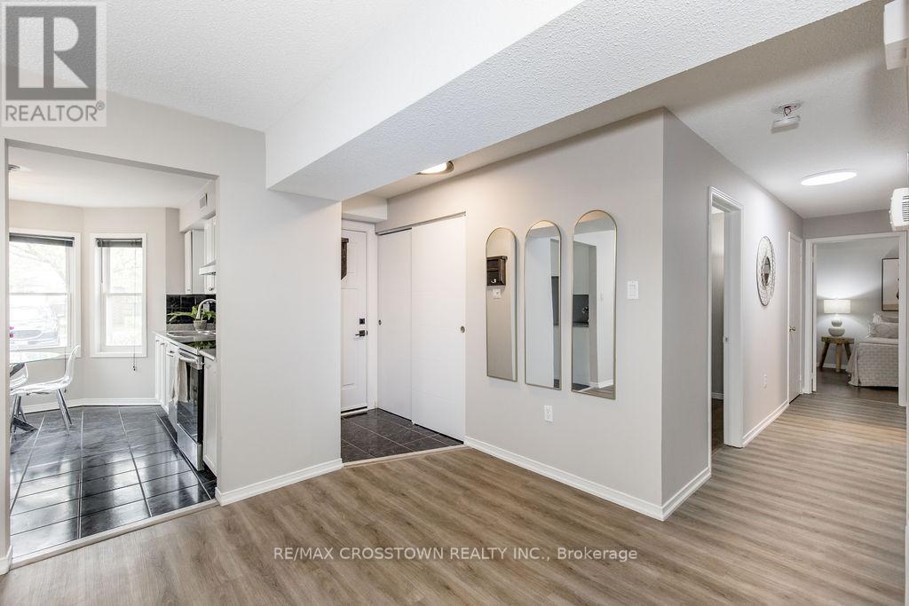8 - 119 D'ambrosio Drive, Barrie, Ontario  L4N 7R7 - Photo 6 - S13133594