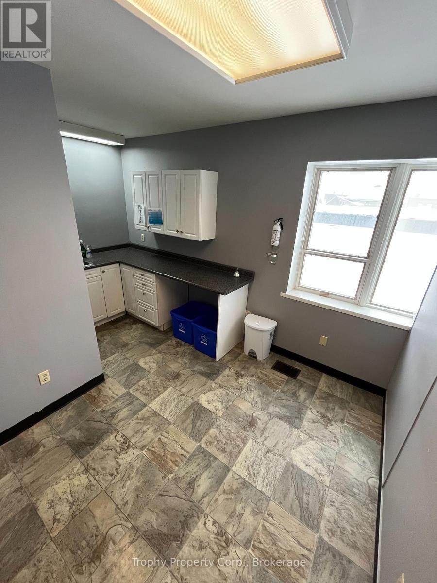 203 - 235 Highland Street, Dysart Et Al, Ontario  K0M 1S0 - Photo 5 - X13134690
