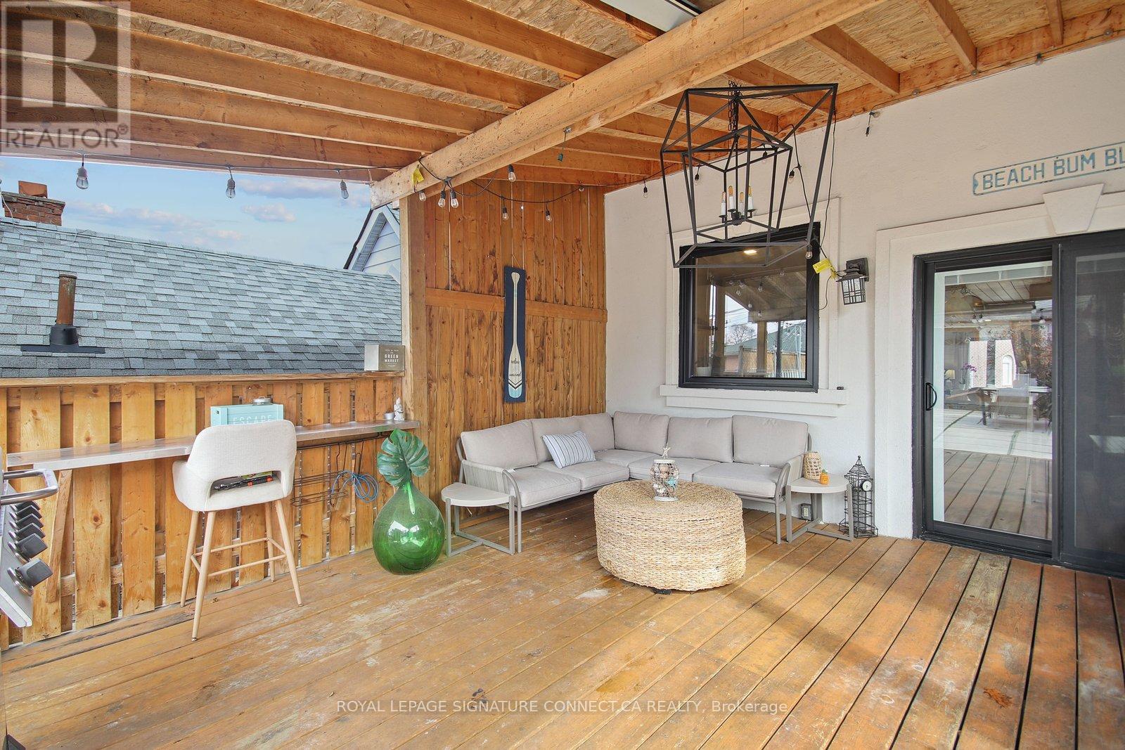 Main - 18 Harlton Crescent, Toronto, Ontario  M6M 1L1 - Photo 15 - W13093360