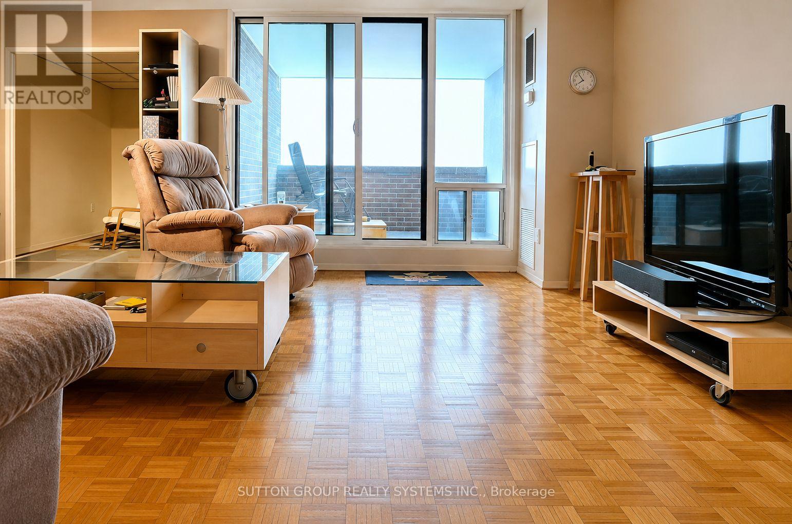 2003 - 1515 Lakeshore Road E, Mississauga, Ontario  L5E 3E2 - Photo 13 - W13128748