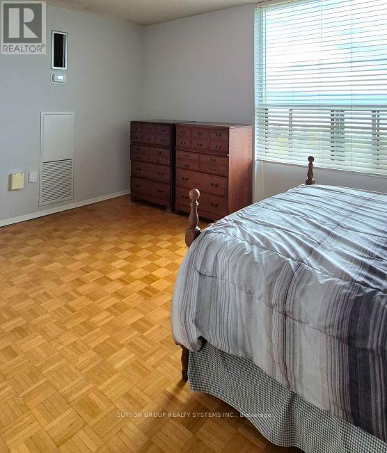2003 - 1515 Lakeshore Road E, Mississauga, Ontario  L5E 3E2 - Photo 20 - W13128748
