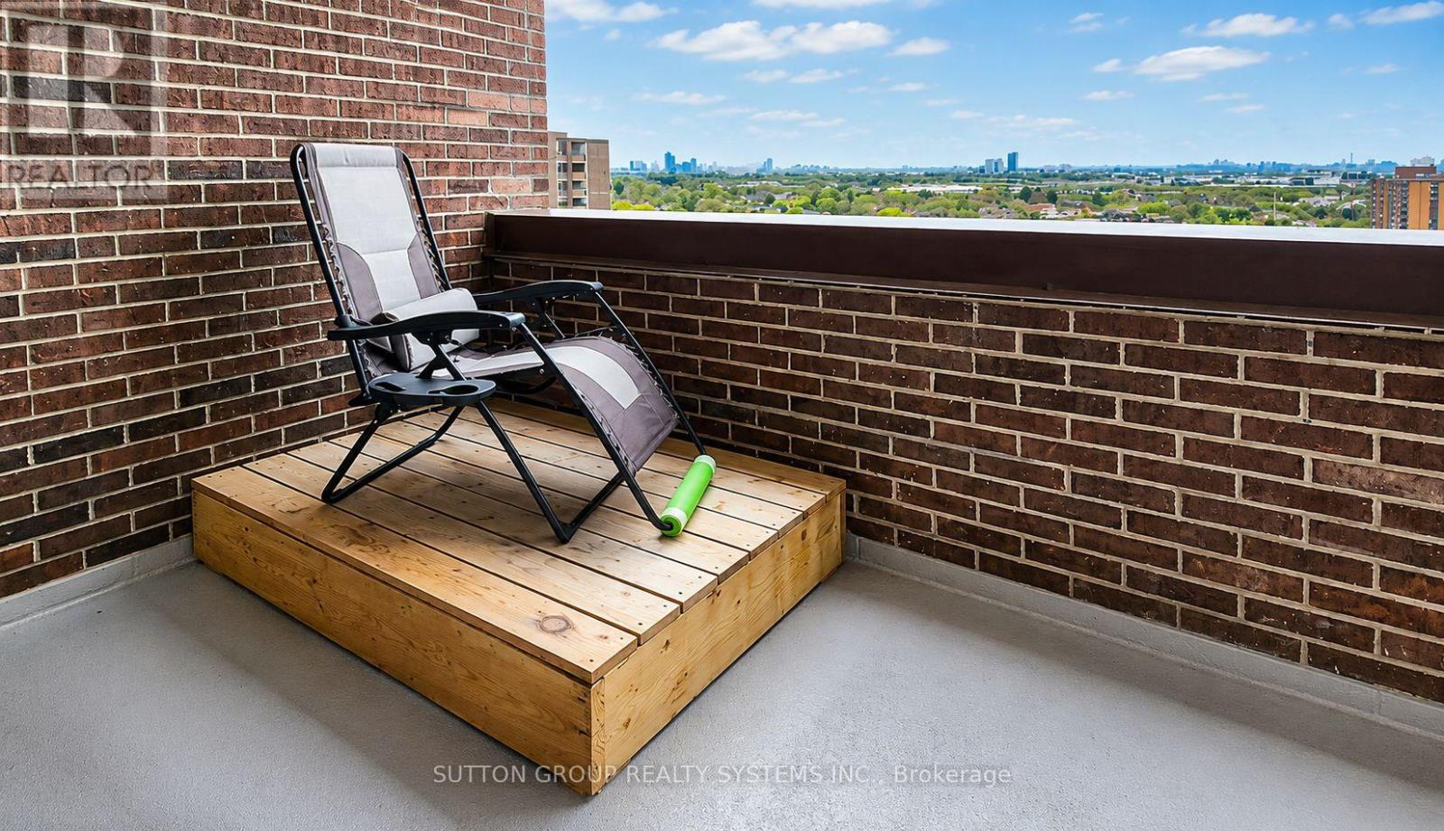 2003 - 1515 Lakeshore Road E, Mississauga, Ontario  L5E 3E2 - Photo 25 - W13128748