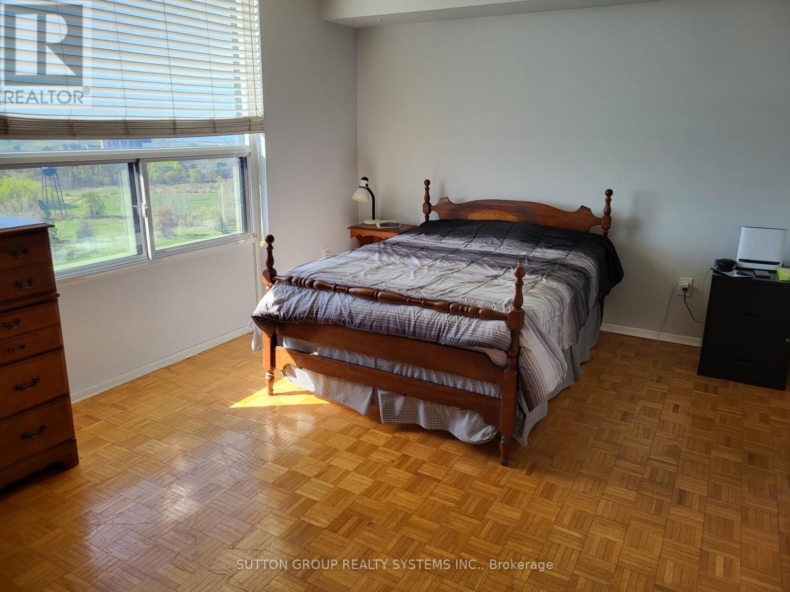 2003 - 1515 Lakeshore Road E, Mississauga, Ontario  L5E 3E2 - Photo 18 - W13128748