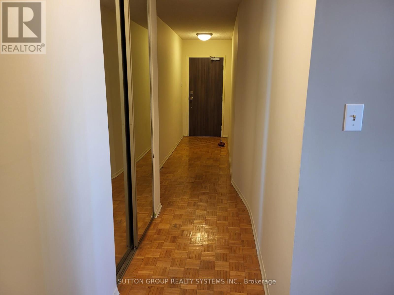 2003 - 1515 Lakeshore Road E, Mississauga, Ontario  L5E 3E2 - Photo 5 - W13128748