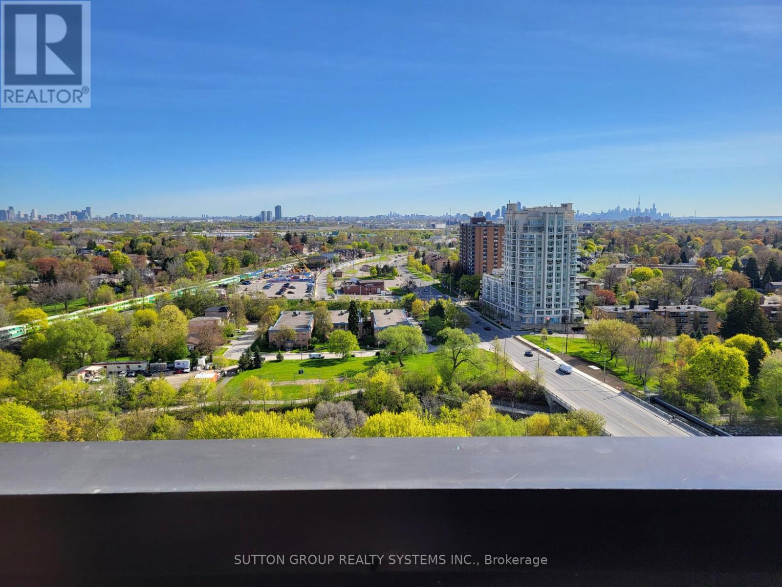 2003 - 1515 Lakeshore Road E, Mississauga, Ontario  L5E 3E2 - Photo 30 - W13128748