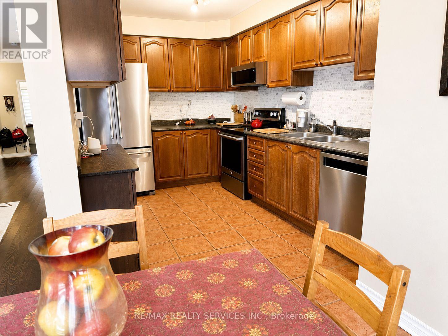 3083 Hawktail Crescent, Mississauga, Ontario  L5M 6W8 - Photo 4 - W13133464