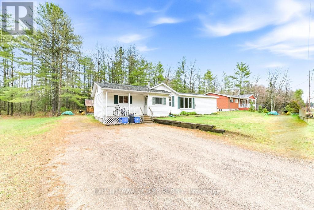 32848 HIGHWAY 17 HIGHWAY, Laurentian Hills, Ontario