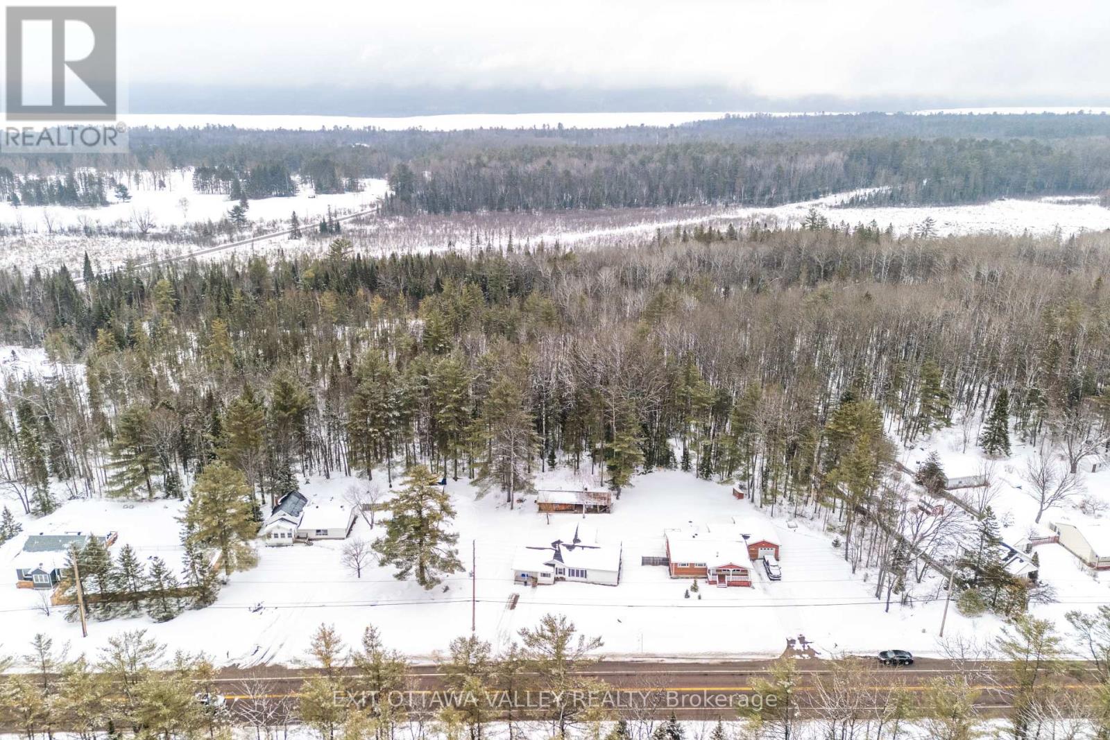 32848 Highway 17 Highway, Laurentian Hills, Ontario  K0J 1P0 - Photo 42 - X12943134