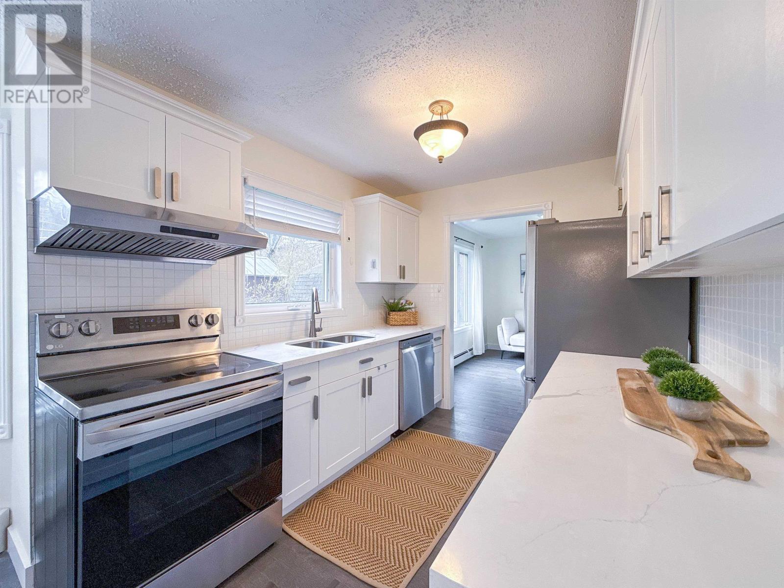 16 Landsome Avenue, Charlottetown, Prince Edward Island  C1A 3J2 - Photo 15 - 202611082