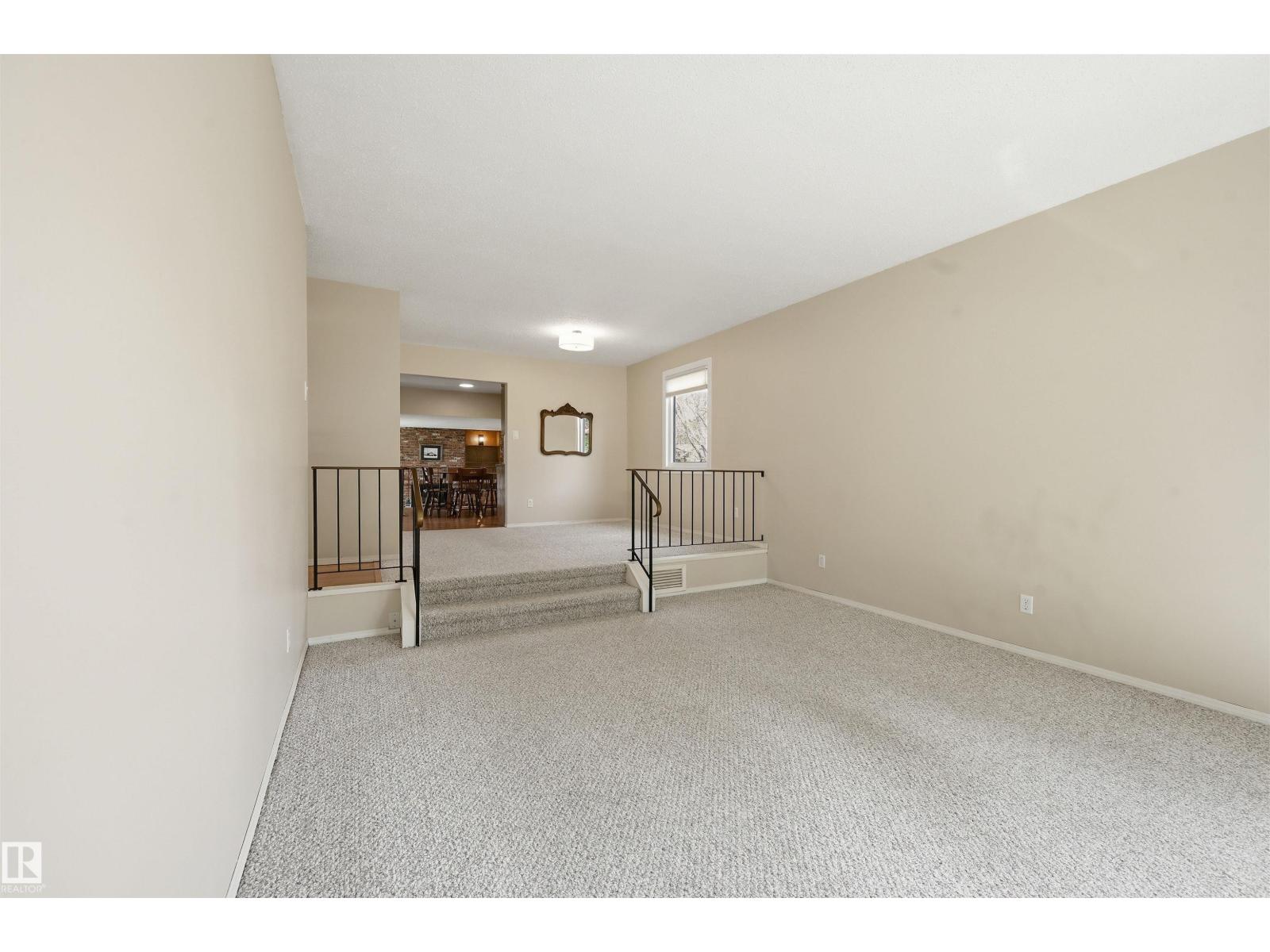 692 Lee Ridge Rd Nw, Edmonton, Alberta  T6K 0P2 - Photo 7 - E4487987