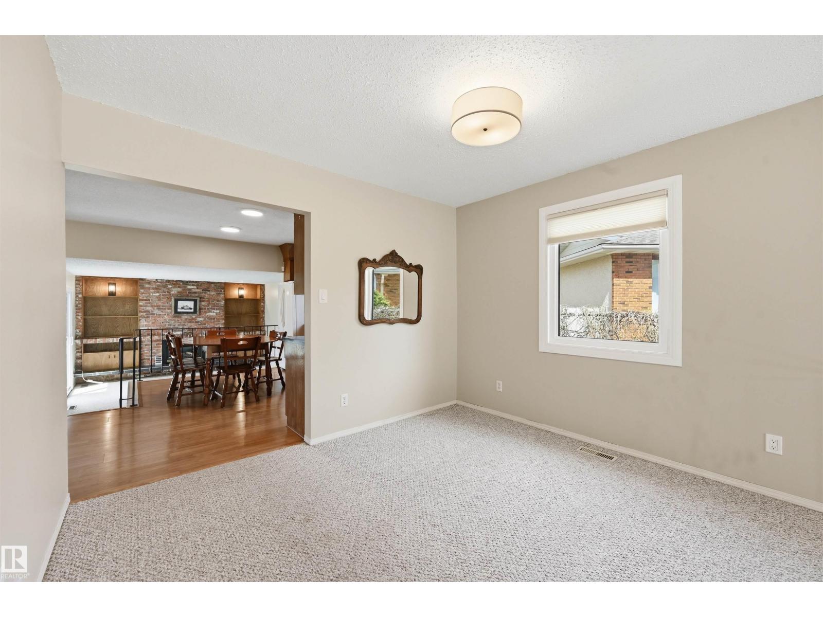 692 Lee Ridge Rd Nw, Edmonton, Alberta  T6K 0P2 - Photo 9 - E4487987
