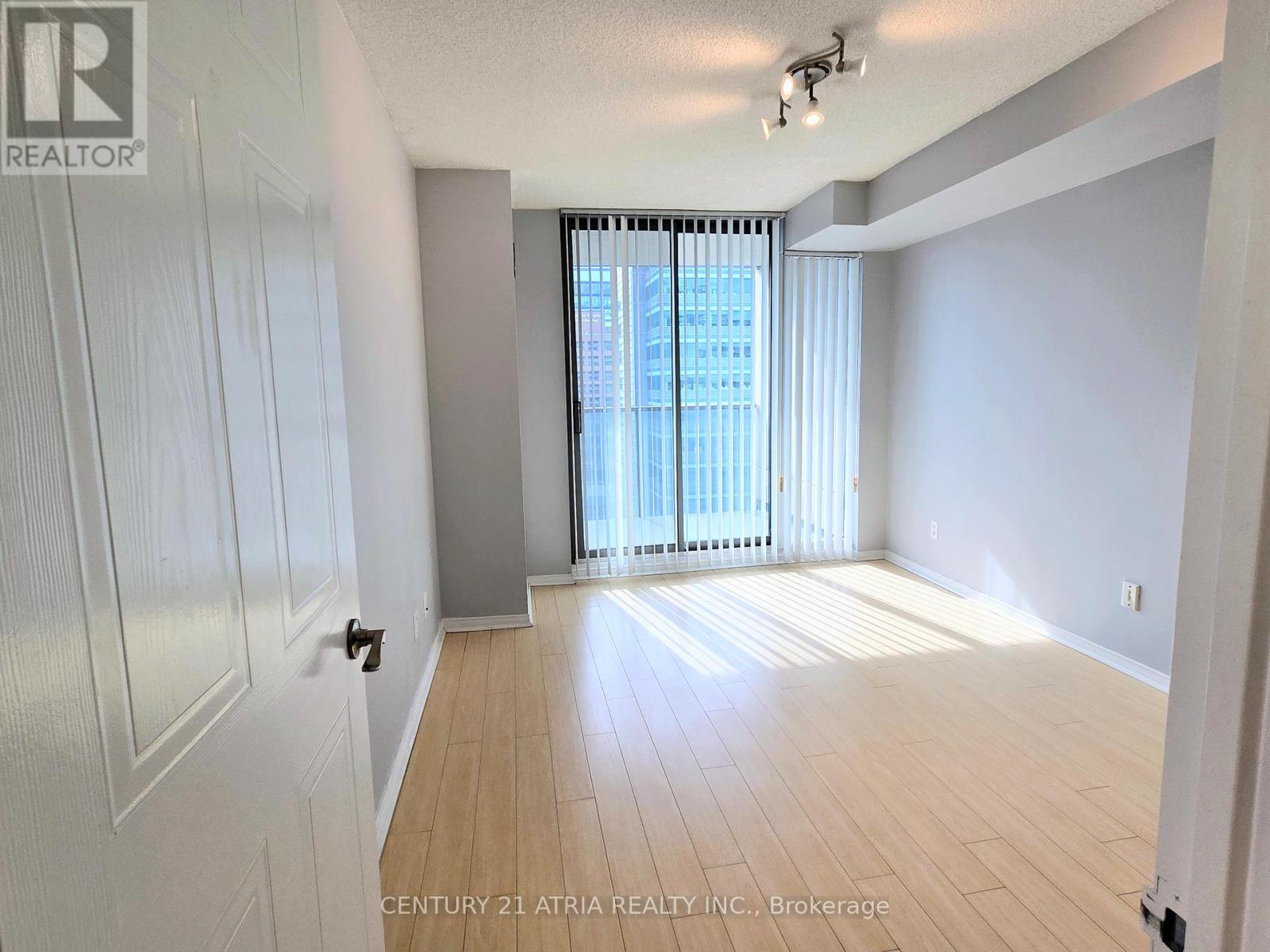 1806 - 750 Bay Street, Toronto, Ontario  M5G 1N6 - Photo 13 - C13134642